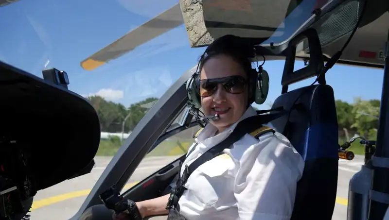 Türkiye'nin İlk ve Tek Kadın Ambulans Helikopter Pilotunun İlham Verici Hikayesi