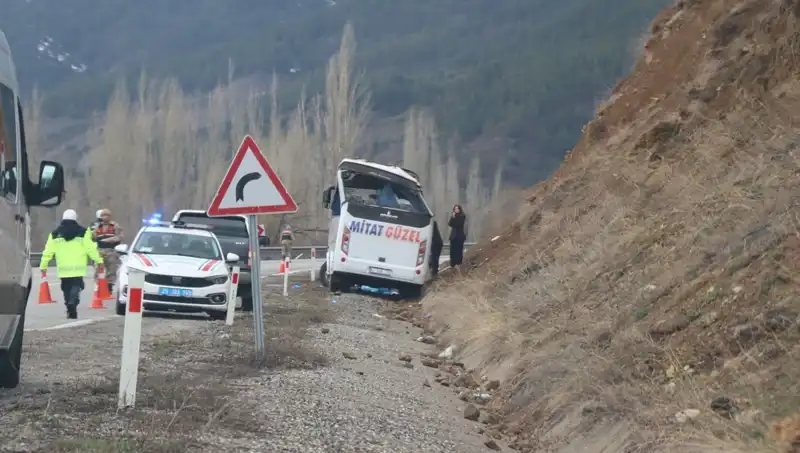Oltu'da İşçi Servisi Kazası: Yaralı Sayısı Artıyor, Durum Ciddi!