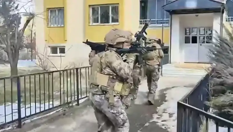 Bingöl'de DAEŞ Operasyonu: Üç Şüpheli Tutuklandı, Ayrıntılar Şaşırtıyor!