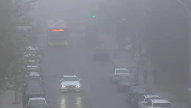 İstanbul'da Görüş Mesafesini Azaltan Yoğun Sis Hava Durumunu Etkiliyor