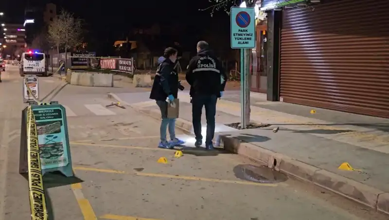 Pideci Restoranında Ortaya Çıkan Kargaşa: Bir Kişi Hayatını Kaybetti, Üç Yaralı