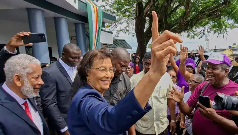 Surinam'da Tarihi Seçim: Kadın Devlet Başkanı İlkleri Yaşıyor