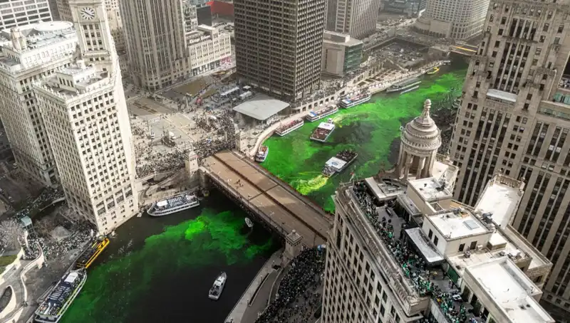 Chicago Nehri'nin Yeşile Boyandığı Aziz Patrick Günü Kutlamaları
