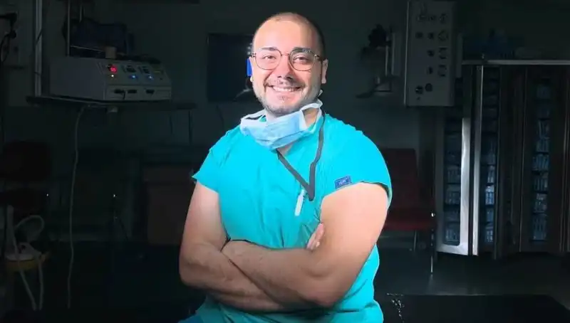 Niğde Hastanesinde Doktora Bıçaklı Saldırı: Dehşet Anları Kameralara Yansıdı