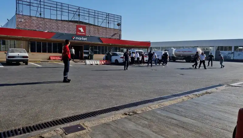 İki Aile Arasında Patlayan Omuz Atma Kavgası Akaryakıt İstasyonunu Karıştırdı