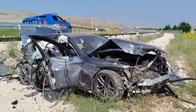Sivas'ta Korkunç Bir Gün: İki Ayrı Trafik Kazasında 9 Yaralı