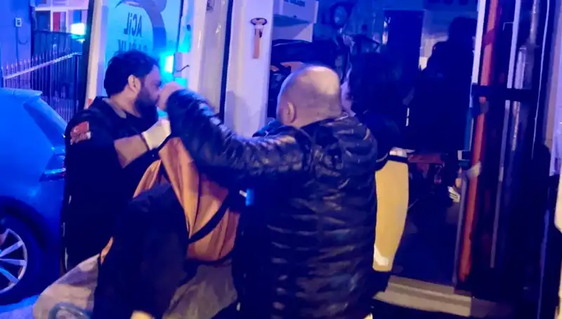 Tartışma Sonrası Olay: Genç Kızı Babasıyla Silahlı Kavga Bekliyordu