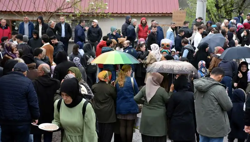 Bayramda Bir Asırdır Süregelen Geleneği Yaşatan 12 Bin Kişi