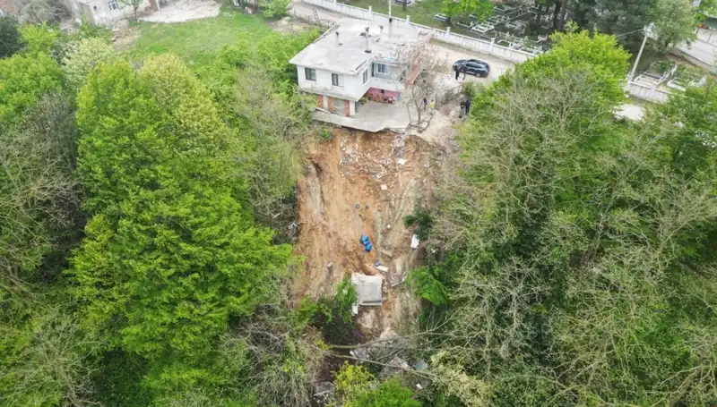Dışarı Çıkan Adam, Şaşırtıcı Görüntüyle Karşılaştı