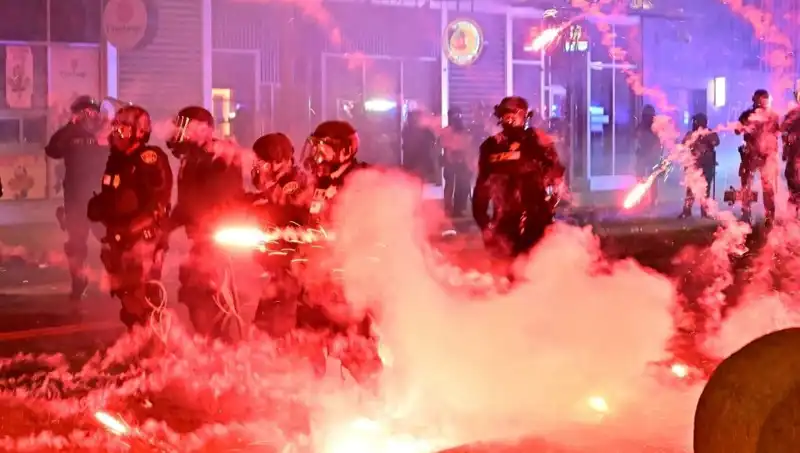 ABD'deki Protesto Dalgası: Los Angeles İsyanı Tüm Ülkeye Yayılıyor!