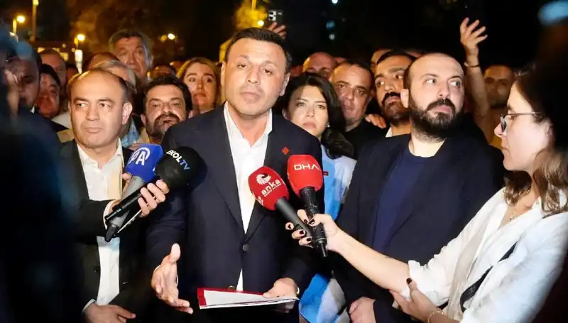 CHP İstanbul İl Başkanı Özgür Çelik'ten Basın Toplantısı: Önemli Açıklamalar