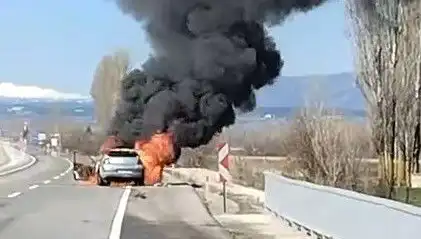 Kütahya'da Seyir Halindeki Otomobil Kısa Sürede Alev Alev Yandı!