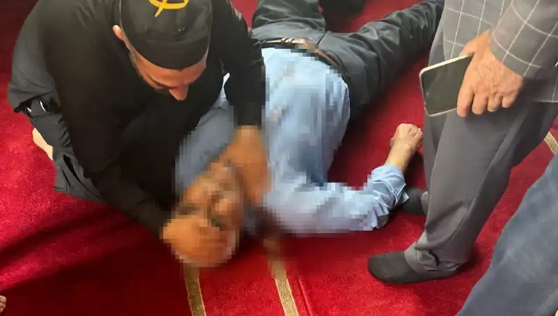 Camide Namaz Kılarken Bıçaklanan Kişi, Tüm Türkiye'yi Şoke Etti