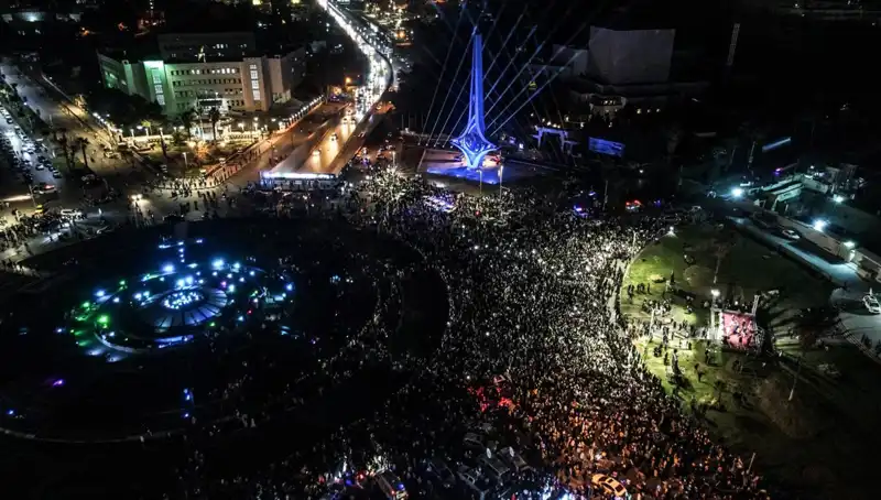 Suriye Devrimi’nin 14. Yıl Dönümü: Kutlamalar ve Anmalar Tüm Ülkede Coşku Yaratıyor