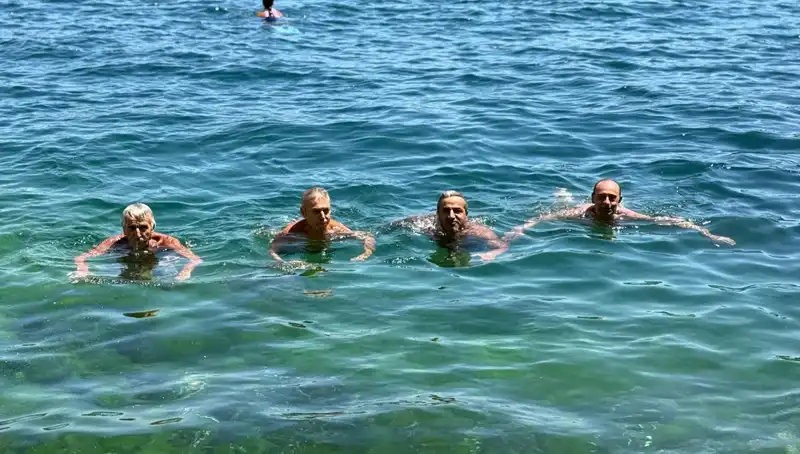 Termometreler 36 Dereceyi Gösterdi: Sıcak Hava Sahilleri Doldurdu!