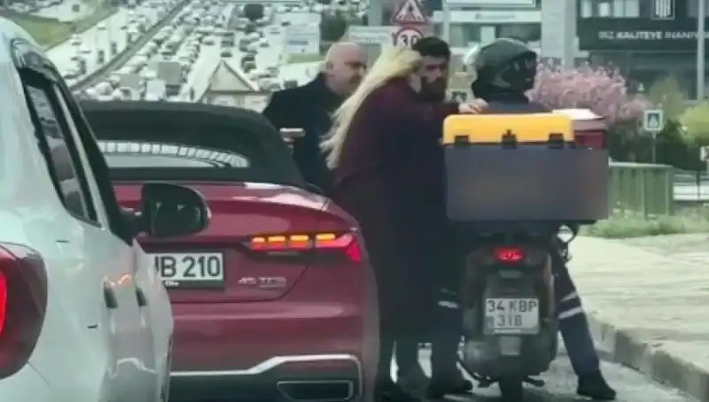 D-100 Karayolu'nda Motokurye ile Yaşanan Gerilim Anları