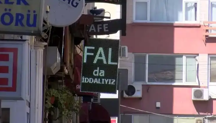 Fal Baktırmak İçin Para Alanlar Artık Hapis Cezasıyla Karşılaşacak!