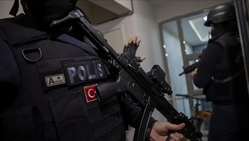 Samsun'da Uyuşturucu Operasyonu: 3 Bin 962 Sentetik Ecza Hapı Ele Geçirildi