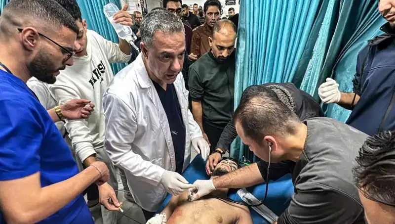 İsrail, Filistinli Hastane Müdürünü Alıkoyarak Sağlığını Tehdit Ediyor