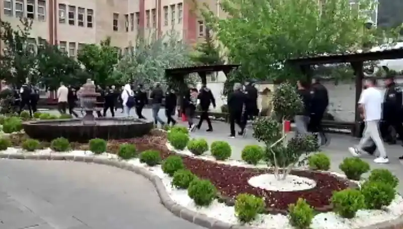 200 Milyon Liralık Vurgun Çetesi Çökertildi: 16 Gözaltı