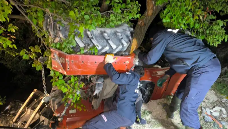 Kontrolden Çıkan Traktör Devrildi: Feci Kaza Hayat Aldı