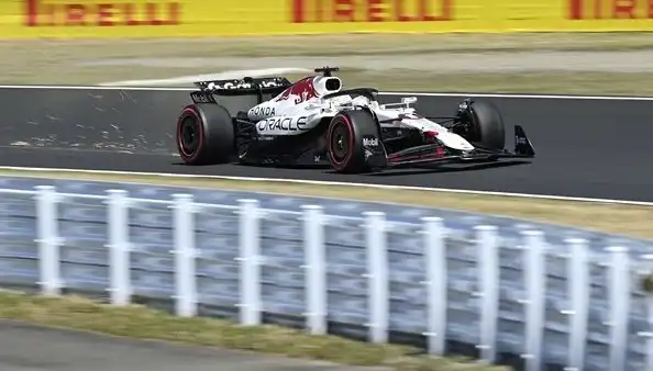Max Verstappen, Japonya Prix'sinde Pole Pozisyonunu Alarak Yine Şampiyonluk Yarışını Zorlaştırdı