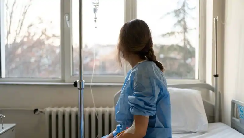 Meme Kanseri Tehditi: Doktorlar "Ciddi Değil" Dedi, 27 Yaşındaki Kadın Acı Gerçeği Öğrendi