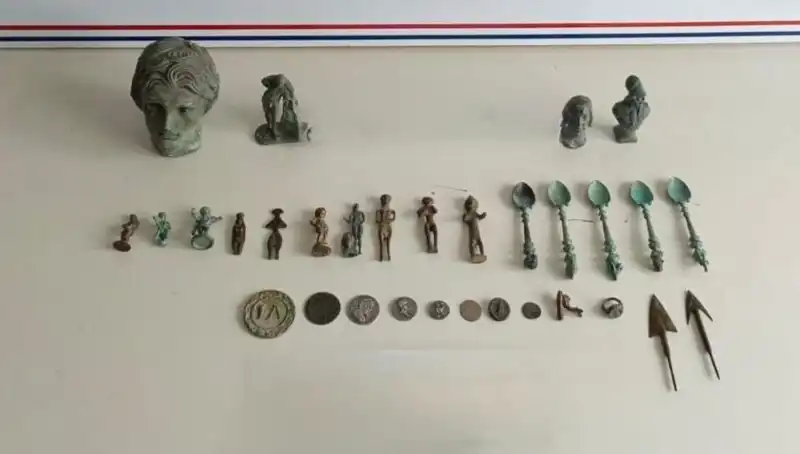 Roma Dönemine Ait Tarihi Eserler Ele Geçirildi: Hangi Sırları Taşıyorlar?