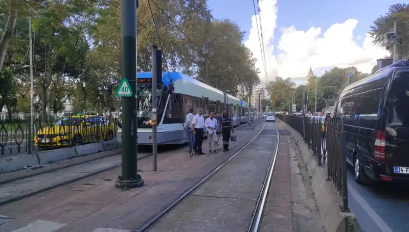 Beyoğlu'nda Tramvay Faciası: Yaya Hayatını Kaybetti, Şehirde Şok Etkisi Yarattı!