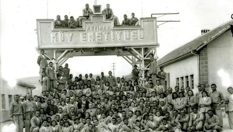17 Nisan: Türkiye'nin Eğitim Devriminin Temelleri Köy Enstitüleri ile Atıldı