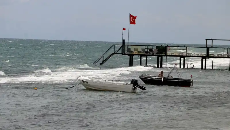 Poyrazın Etkisi: Denize Girmek Hangi Plajlarda Yasaklandı?
