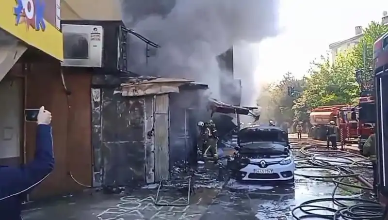 Ümraniye'deki Hediyelik Eşya Dükkanında Korkutan Yangın: Sebepleri ve Sonrası