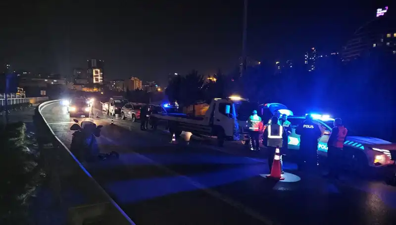 TEM Otoyolu'nda İlginç Kaza: Yatan Kişi Metrelerce Sürüklendi