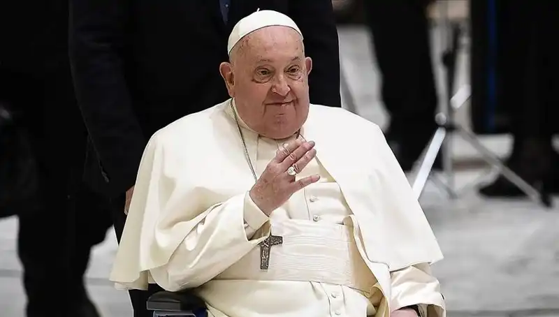 Vatikan'dan Şok Açıklama: Papa İki Kez Solunum Yetmezliği Geçirdi