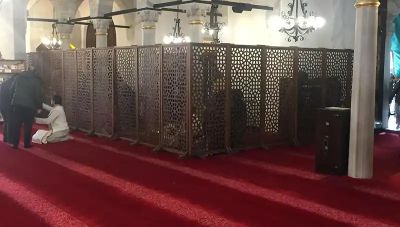 Kadın-Erkek Teravih Namazı Yan Yana Kıldı İddiası Nedir?