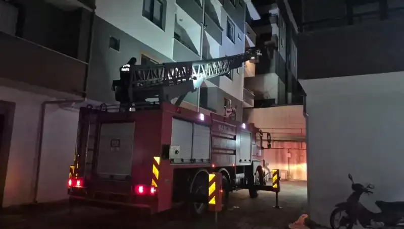 Uyuyakalan Çocuk, Mahallede Şaşkınlık Yarattı ve Gözleri Üzerine Çekti