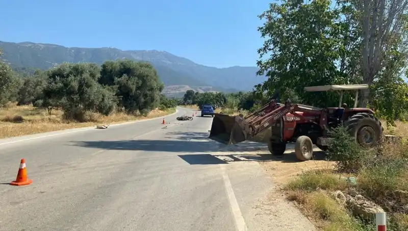 İzmir'de Motosiklet Kazası: Genç Sürücü Hayat Mücadelesi Veriyor!