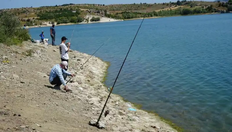 Kafeslerdeki Sıcak Gelişmeler, Baraj Alanında Büyük Koşuşturma Başlattı