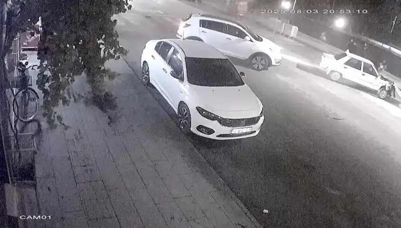 Yaya Geçidinde Dram: Yayaya Yol Vermek İsterken Kazaya Karan Yolda Kalanlar