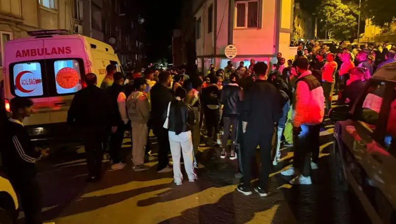 Balıkesir'de Sokak Ortasında Kanlı Kavga: Hayatını Kaybeden Genç!