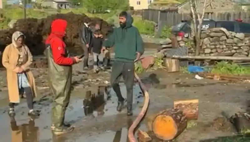 Ardahan'da Gelen Sağanak Yağmur Sele Neden Oldu: Hayat Durma Noktasına Geldi