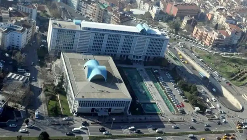 İBB Soruşturmasında Şok Gelişme: "Enderun" WhatsApp Grubu Mesajları İnceleniyor