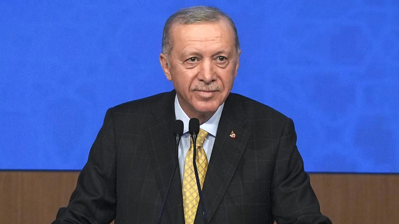 Cumhurbaşkanı Erdoğan'dan deprem bölgesine müjdeli haber: Konutlar yıl sonunda teslim edilecek