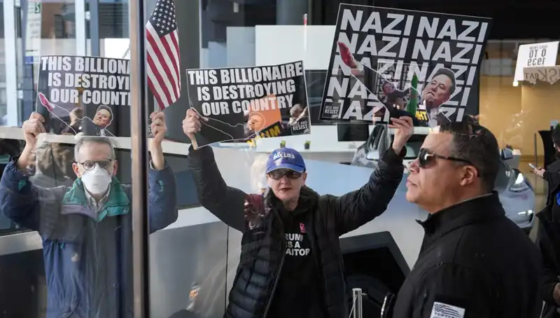 Elon Musk'a Protesto: SpaceX ve Tesla Üzerinde Trump Yönetimi Etkisi
