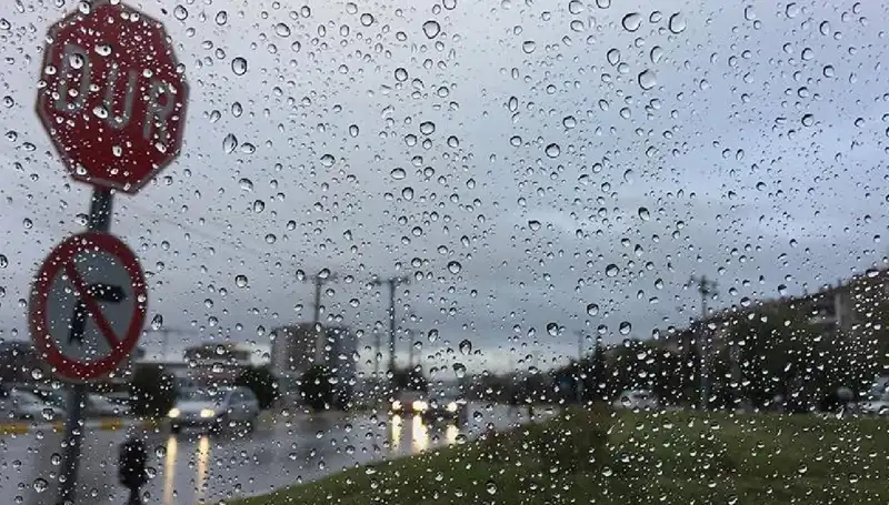 Meteoroloji'den Kritik Uyarı: 20 İl İçin Sıcaklık Düşüşü ve Sağanak Yağış Bekleniyor