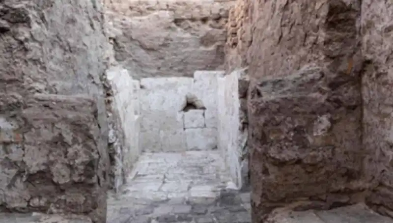 Mısır’da 3 Bin 500 Yıldan Daha Eski Kraliyet Mezarı Keşfedildi