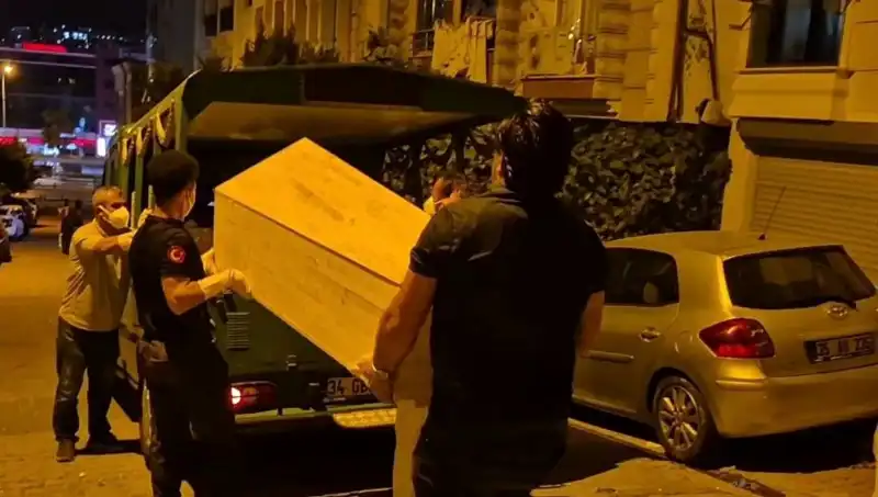 Esenyurt'ta Gizemli Şüpheli Ölüm: Kadının Cesedi Bulundu