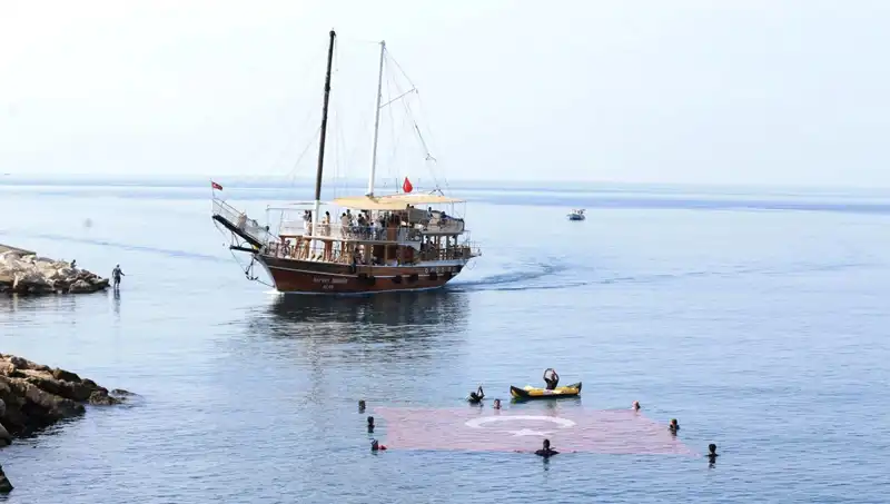 Denizde 15 Temmuz Destanı Anısına Unutulmaz Bir Etkinlik Gerçekleşti