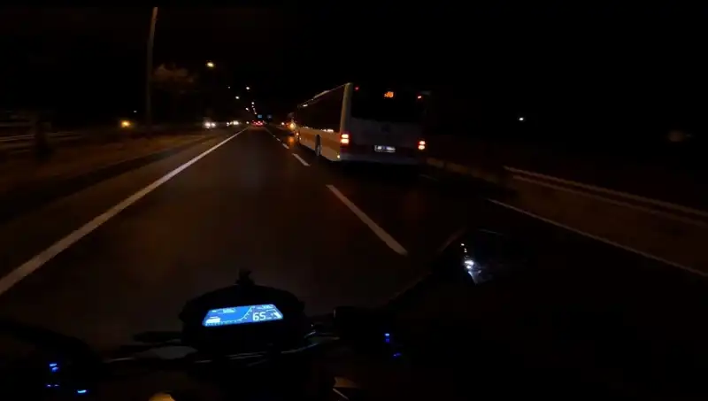 Kınık’ta Otobüs Kazası: 41 Yaşındaki Adam Ağır Yaralandı
