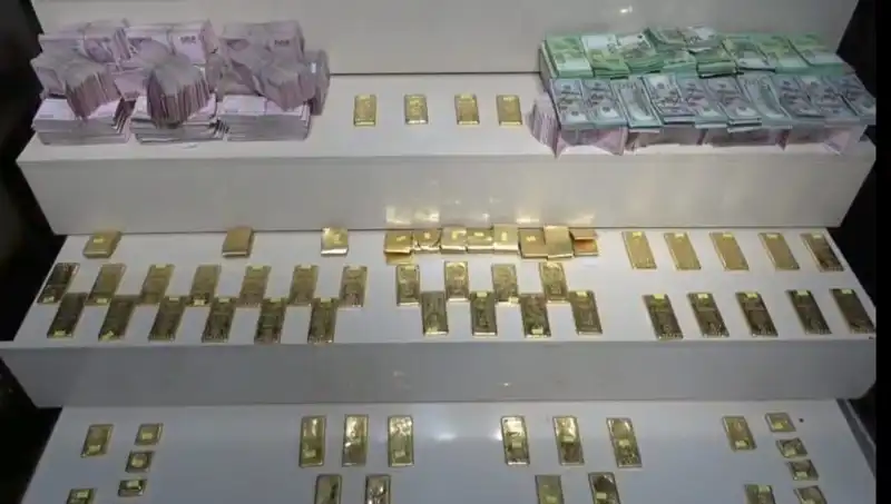 Van Havalimanı'nda Kaçak Altın ve Para Operasyonu: Ayrıntılar Şoke Etti!